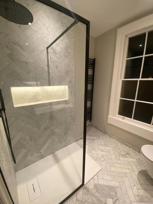 Luxury Georgian Apartment - 5 Minute Walk To Spa Bath Buitenkant foto