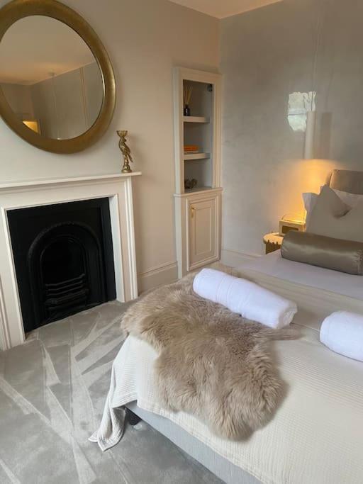 Luxury Georgian Apartment - 5 Minute Walk To Spa Bath Buitenkant foto